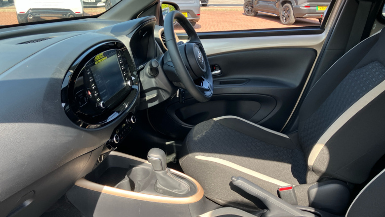 Toyota Aygo X 1.0 VVT-i Edge 5dr Auto Petrol Hatchback